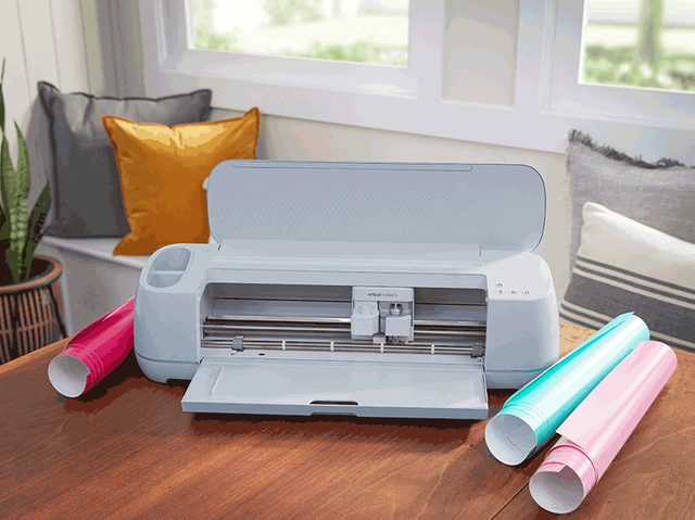 Cricut Maker 3 and materials